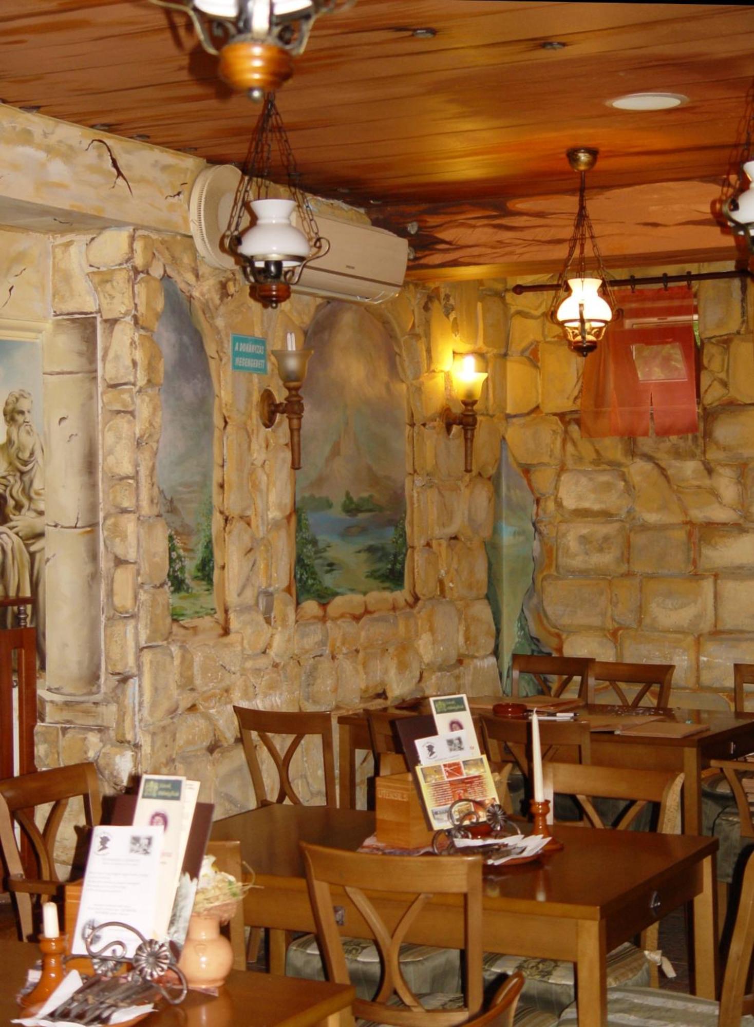 Don Quijote Koezepkori Panzio Es Etterem Hotel Lenti Ngoại thất bức ảnh