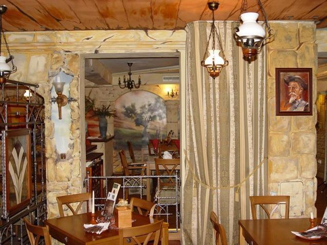 Don Quijote Koezepkori Panzio Es Etterem Hotel Lenti Ngoại thất bức ảnh